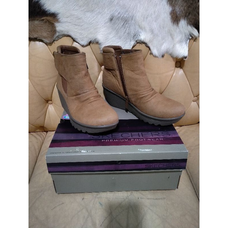 Sepatu booth skechers coklat kulit
