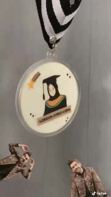 Jual Medali custom / Medali Murah / Piagam Custom / Medali Wisuda