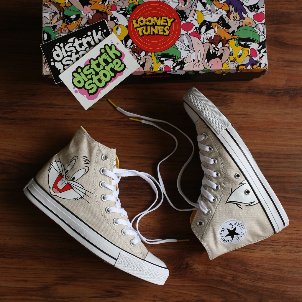 converse lola bunny