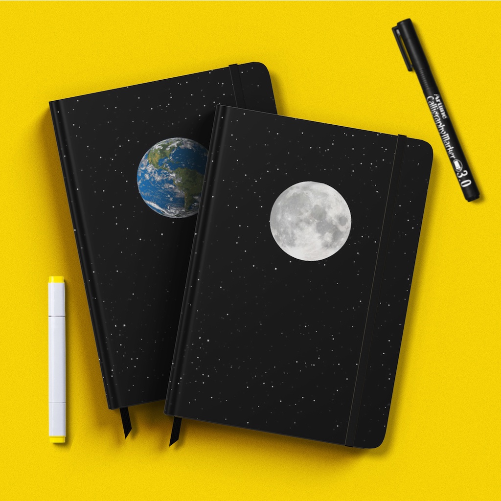 

Buku Notebook Buku Tulis Hardcover Unik Tema Planet Bumi BUlan Warna Hitam Keren Planner Harian Mingguan