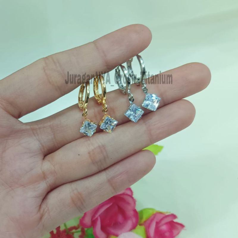 Anting Titanium Desi Mata Satu Gold Silver Super Cantik Anti Karat
