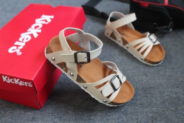 musim panas gaya baru sandal wanita Korea fashion baotou slip sandal berongga bernapas