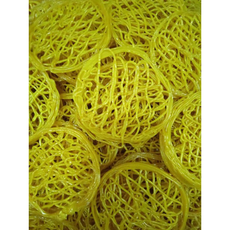 

kerupuk mie kuning mentah 500 gram ukuran sedang