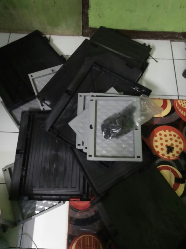 Lemari Plastik Lemari Pakaian Polos 4 Susun Promo Diskon Gede Termurah!!