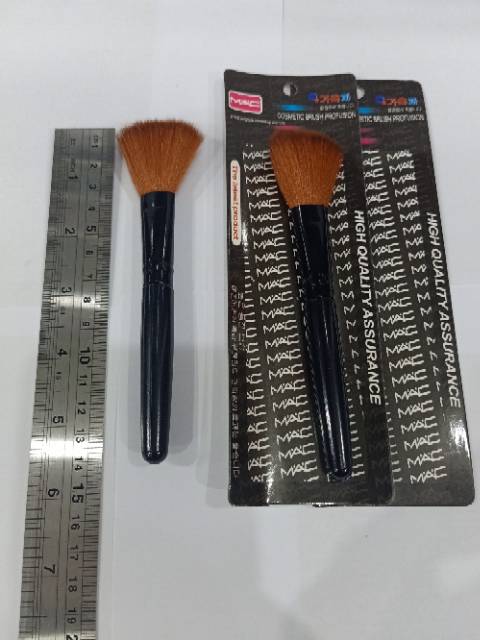 Brush makeup brush blush on brush power MAC KUAS blash on MAC