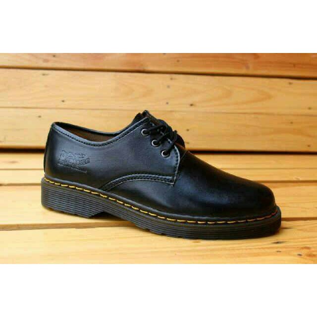 Sepatu Docmart Dr martens low boots pria