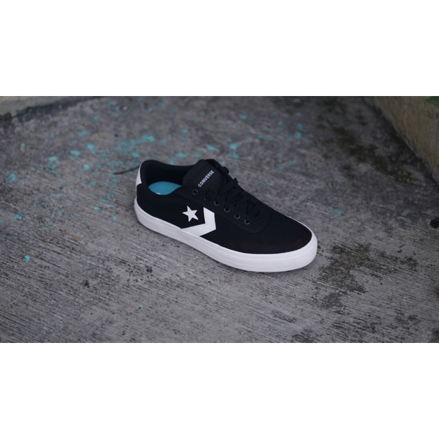 Sepatu pria converse courtland original BNIB