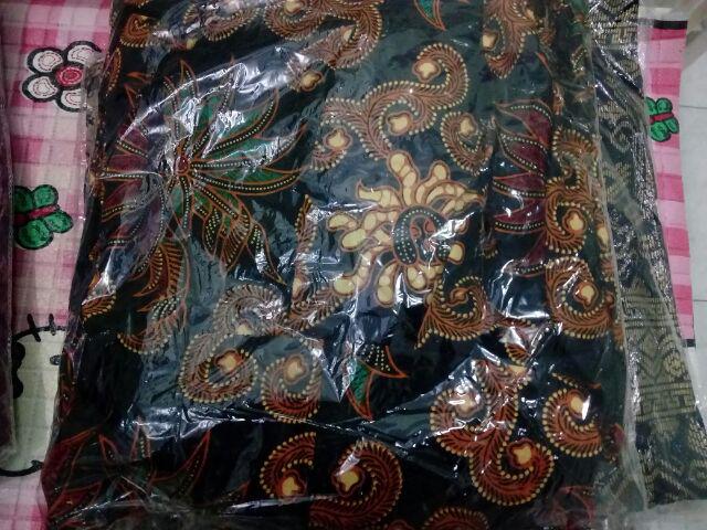 Maura Couple - Sania Ruffle Batik Couple