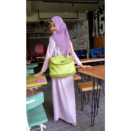 Tas Selempang Dominic Hijau Rumah Warna