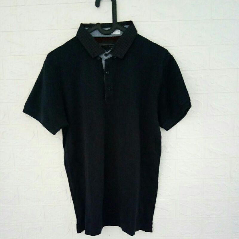 Kaos Kerah Hitam Polos Kerah Motif Batik.. Ukuran L.. Merk Zara Man. PL Pribadi No Minus