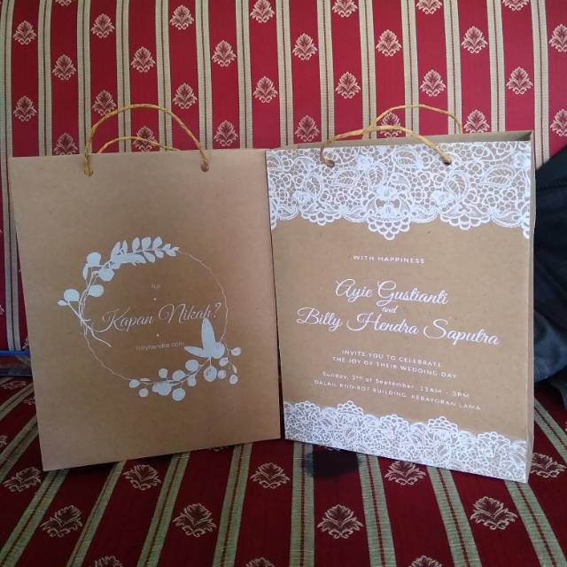 

Paperbag kraft coklat/putih135gr custom size kecil