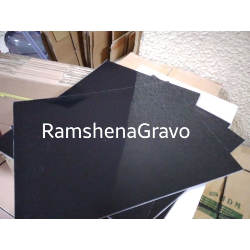 

gravoply /bahan name tag/30x40cm tebal 1.5mm/hitam&putih