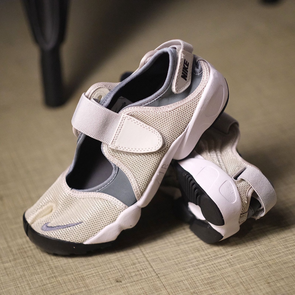 NIKE AIR RIFT GREY