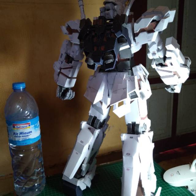 Papercraft Gundam Unicorn Battle Mode