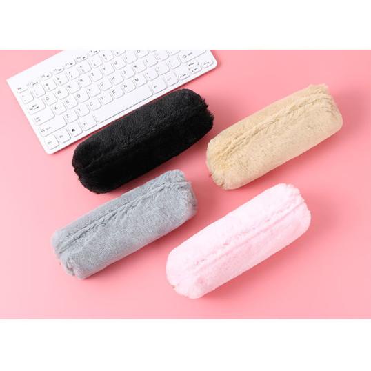 

SOUVENIR KOTAK PENSIL BULU POLOS DOMPET PENSIL MAKEUP ORGANIZER - COKELAT