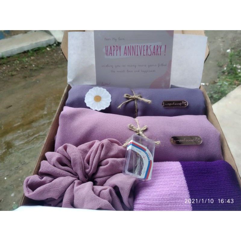 

❤️ Hampers Pasmina ❤️ Hampers hijab pasmina,Kado cewek,gift box cewek, Hempers Hijab murah