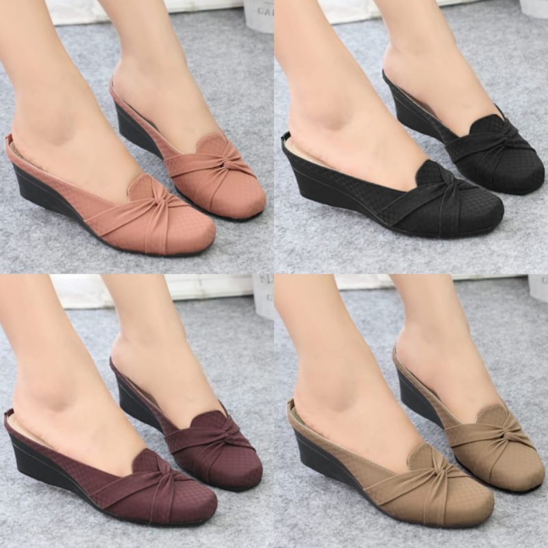 SENDAL WANITA WEDGES SANDAL CASUAL BKK23