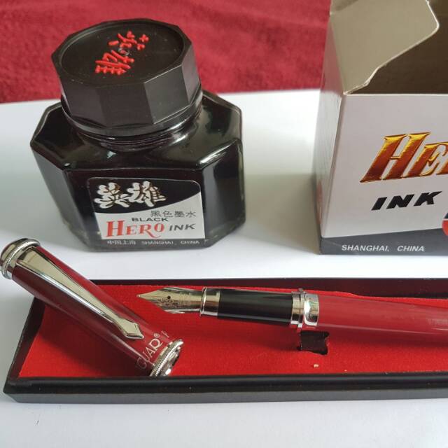 

Pena Langka..Fountain pen Jaguard Red236 .Nib.M.Pena Tinta isi+GRATIS TINTA HERO INK