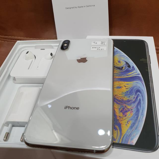 iphone Xs Max 256gb silver garansi resmi ibox sampai Maret 2021 mulus like new fullset,no minus