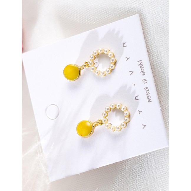 LRC Anting Tusuk Fashion Pearl Round Earrings F65343