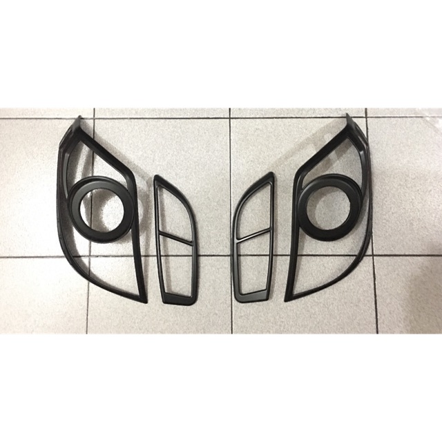 AYLA 2012- 2015 / AGYA 2016  GARNISH TYPE LAMPU BELAKANG HITAM BLACKDOP