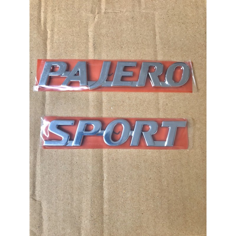 Emblem tulisan Pajero Sport