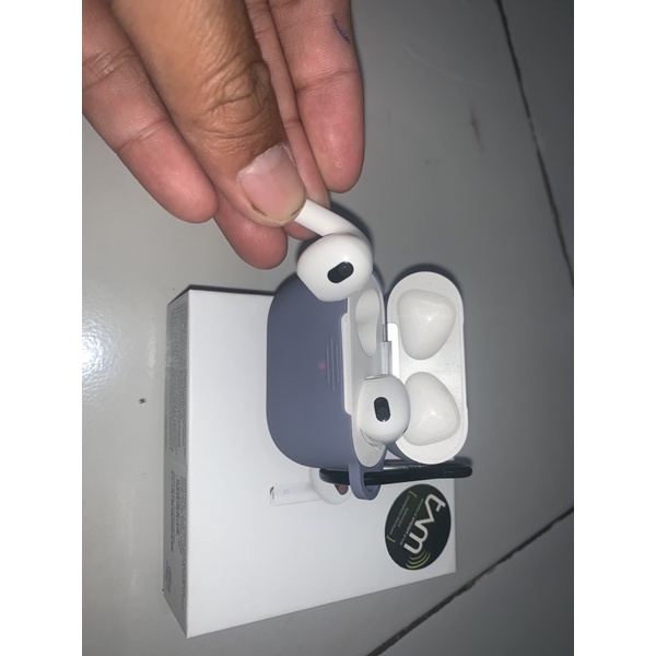 Apple AirPods 3 SECOND (3rd generation) with MagSafe Charging Case