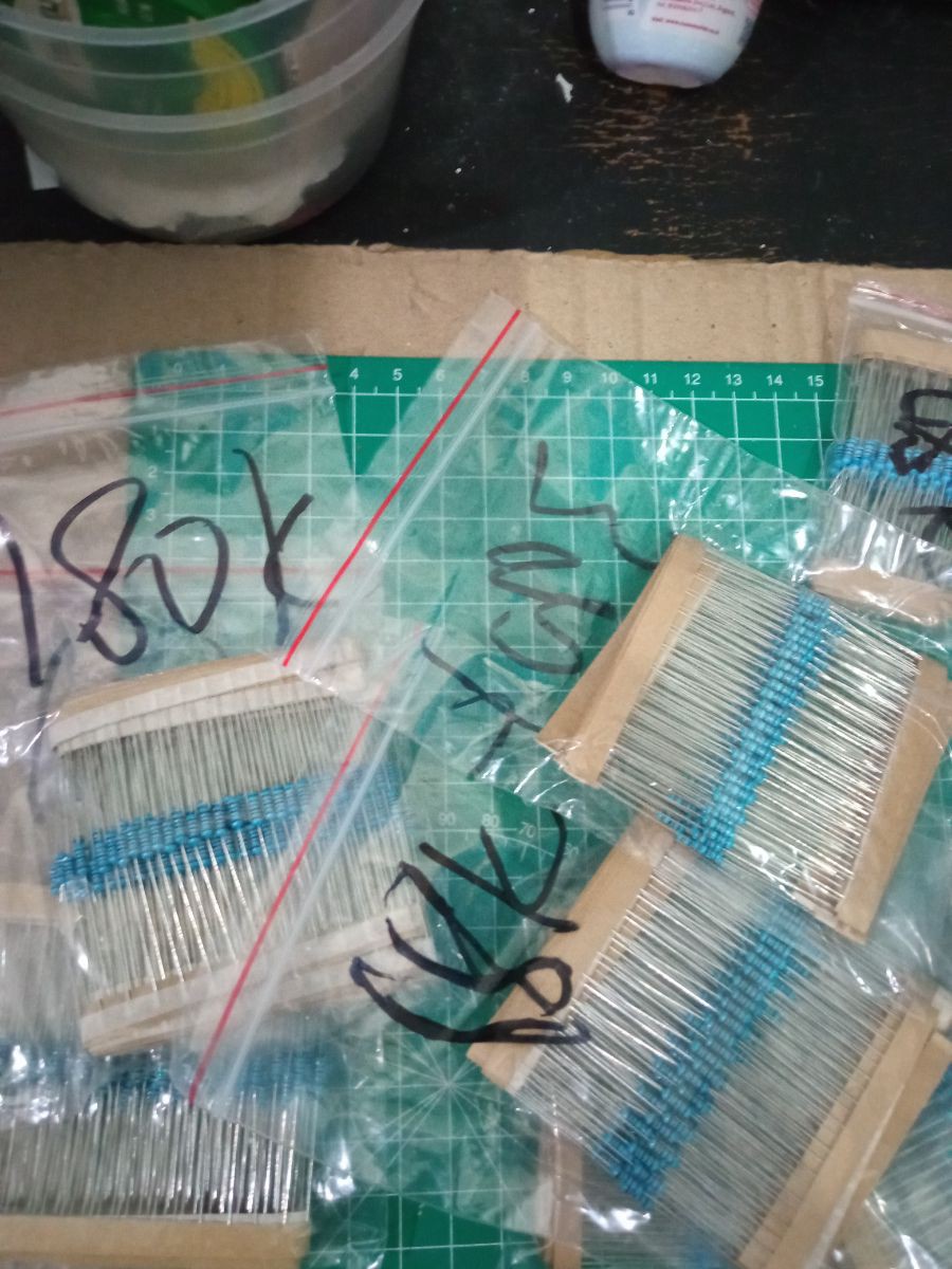 100pcs 390k ~ 10m Resistor Metal Film 1% 390k ~ 10m 470k 750k 1m 2m 680k 750k 1m 2m 3.3m 4.7m