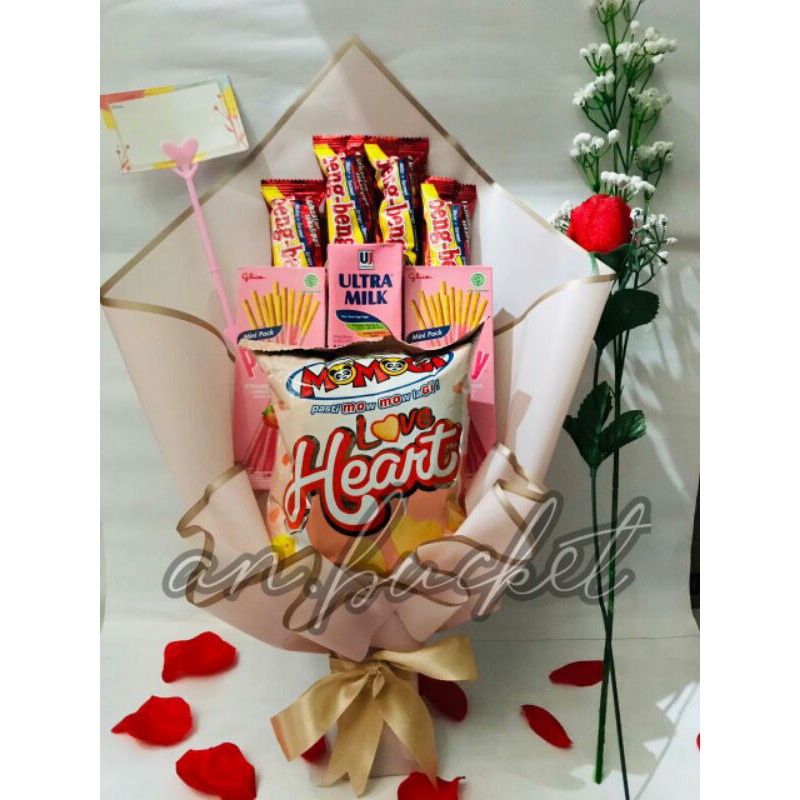 

ready bucket snack/bucket makanan/kado wisuda/kado ulang tahun/kado valentinej