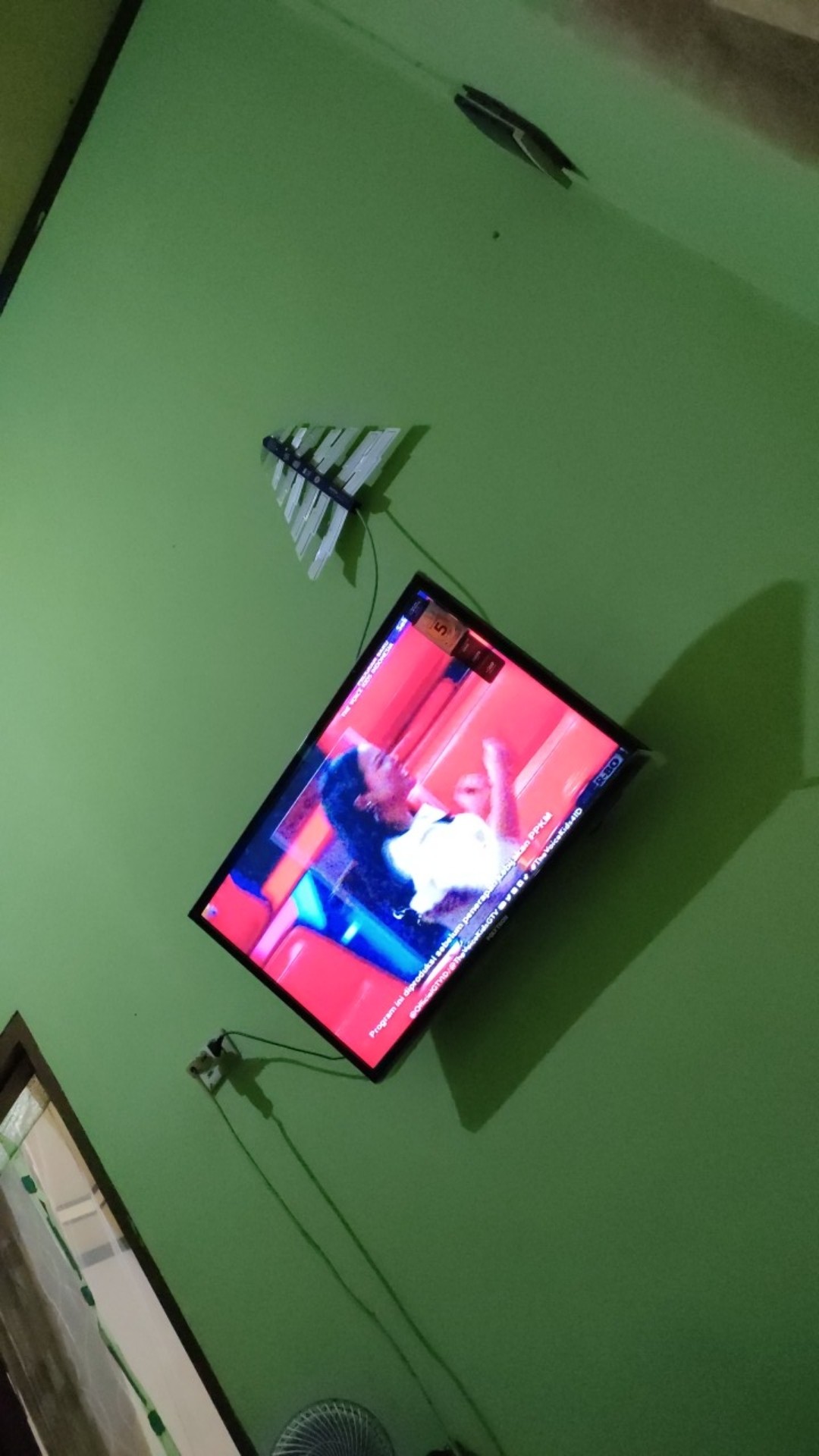 Kemeja Batik Pria Lengan Pendek Motif Semut