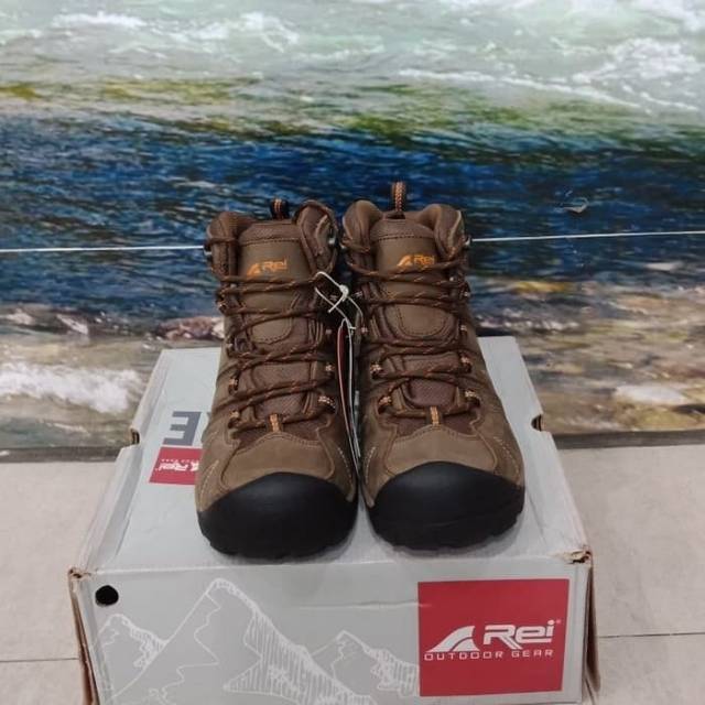 Sepatu Gunung Rei Casanova