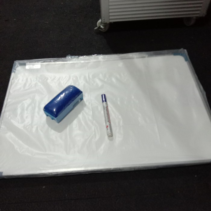 

Paket Papan Tulis whiteboard 40x60cm+spidol+penghapus promo