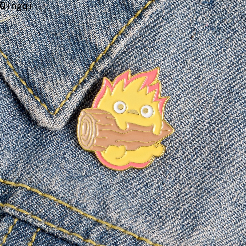 Bros Pin Enamel Desain Kartun Kastil Howl 's Moving Calcifer Gaya Jepang Untuk Hadiah Anak