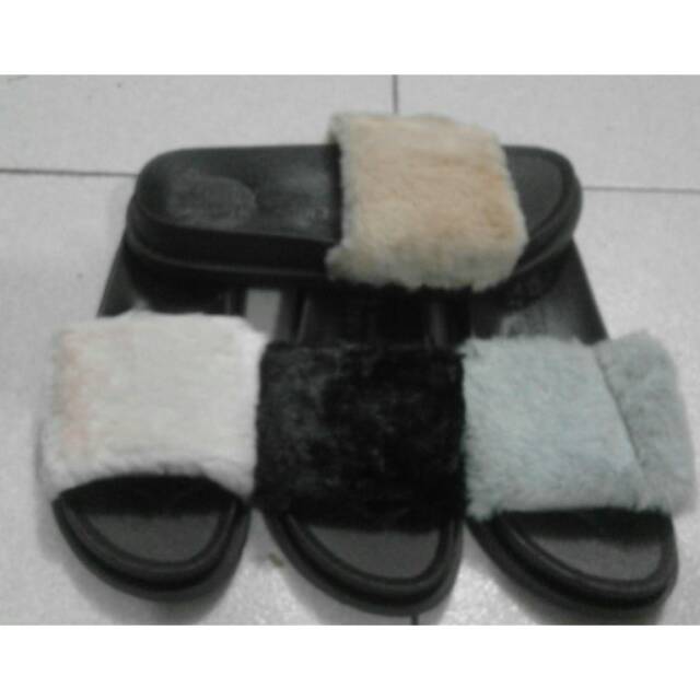 Sandal bulu / sendal import harian