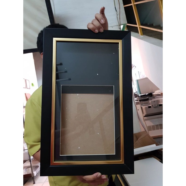 Frame untuk Medali dan Foto