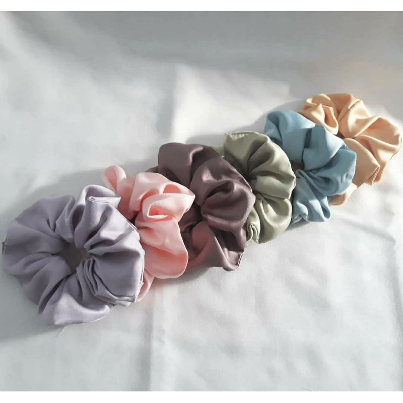 

Pastel Scrunchie ukuran sedang