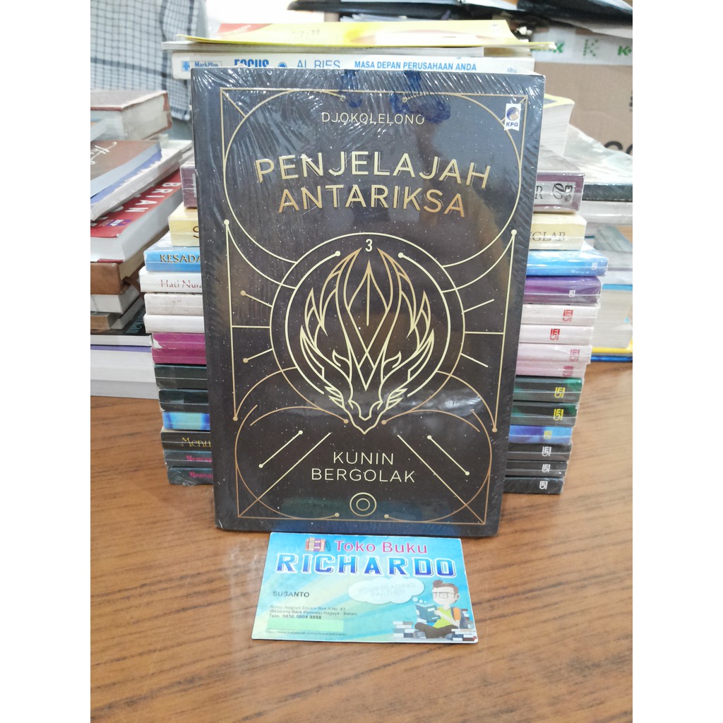 Buku Penjelajah Antariksa Kunin Bergolak --- Djokolelono