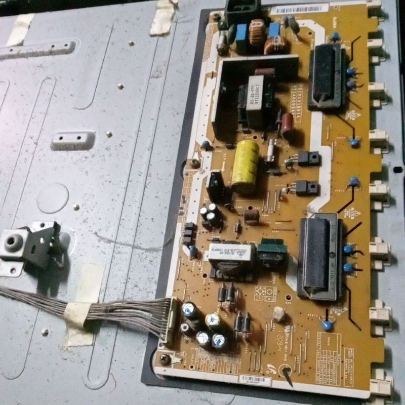 powersupply tv lcd toshiba 32pb20e 32pb2e