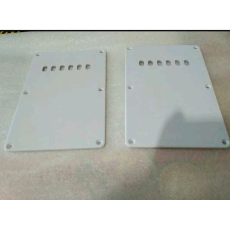 Tutup tremolo fender