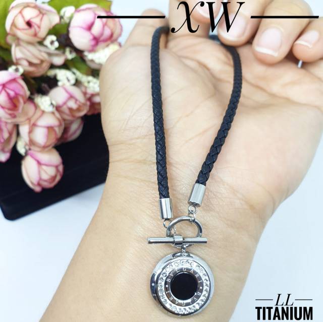 Kalung titanium tali hitam