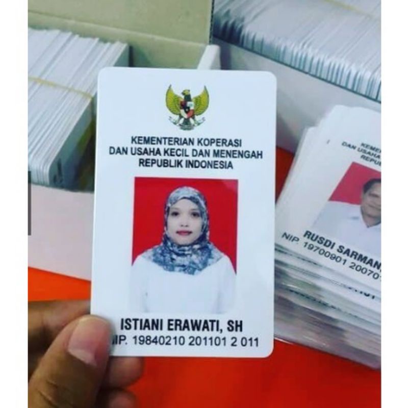 

CETAK NAME TAG/ID CARD PVC BOLAK BALIK