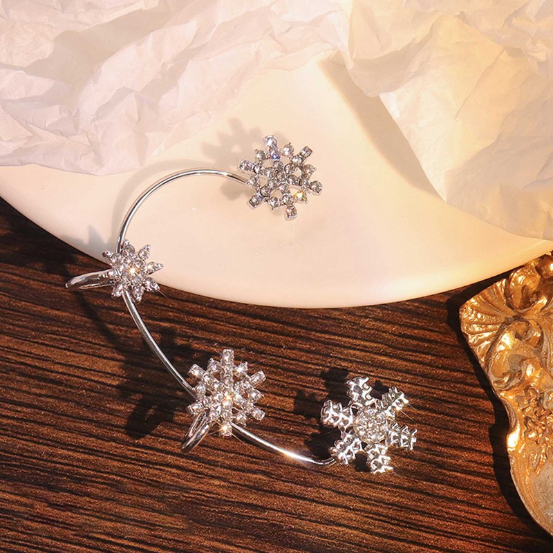 Fancyqube 1pc Anting Klip Desain Snowflake Aksen Kristal Warna Emas Silver Untuk Wanita