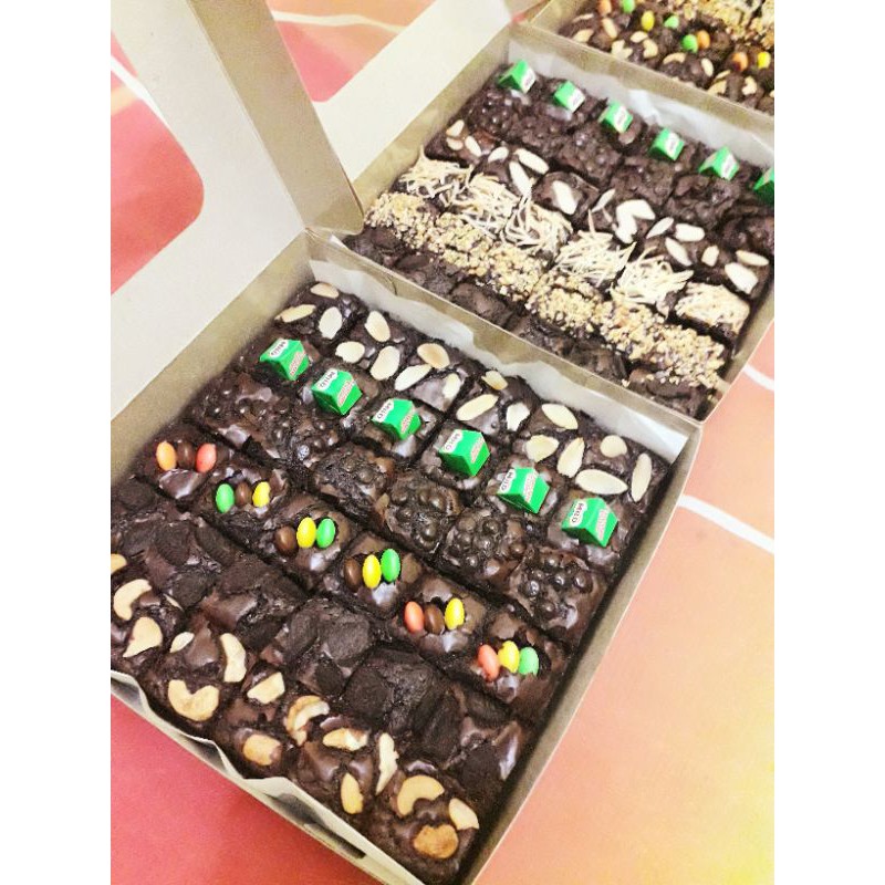 Fudgy brownies sekat uk. 20×20 isi 36 potong