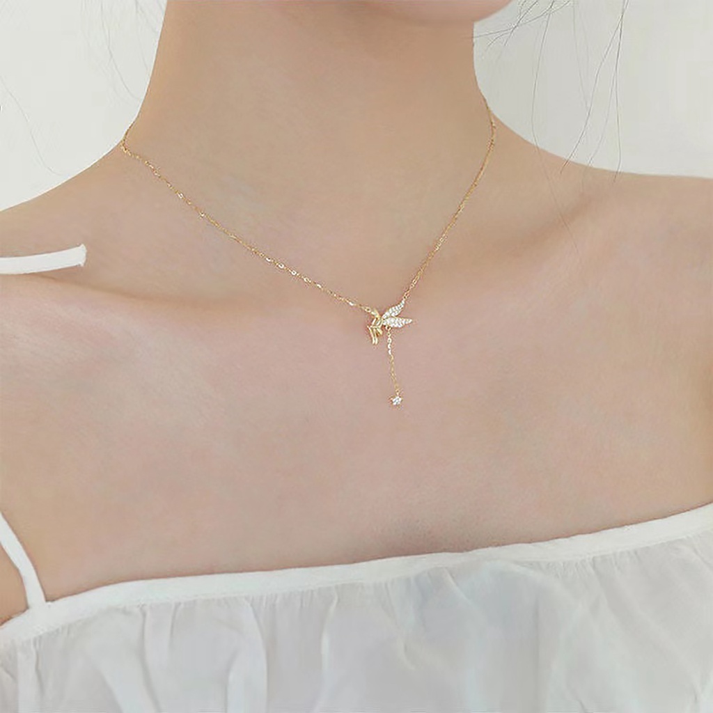 Kalung Dengan Liontin Bentuk Bintang Dan Bunga Aksen Berlian Untuk Wanita