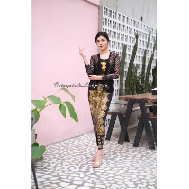 SATU SET KEBAYA BALI KEBAYA KUTUBARU KEBAYA JADI KEBAYA SEMI ITALY