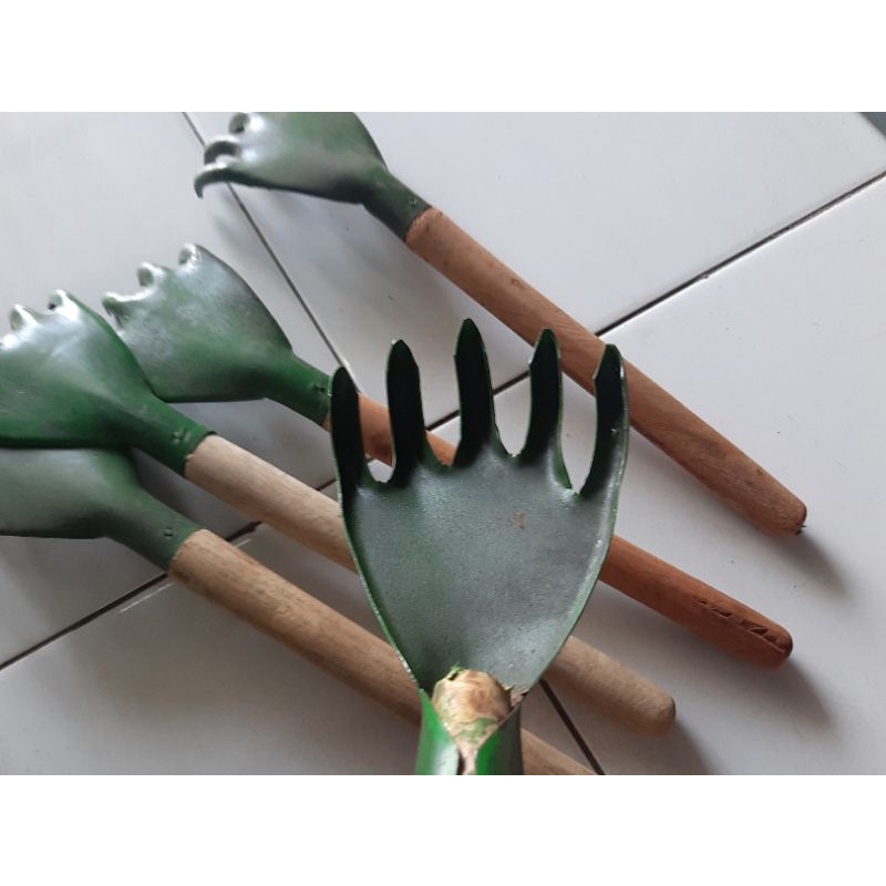 GARPU TANAH / GARPU TANAMAN / GARUKAN TANAH
