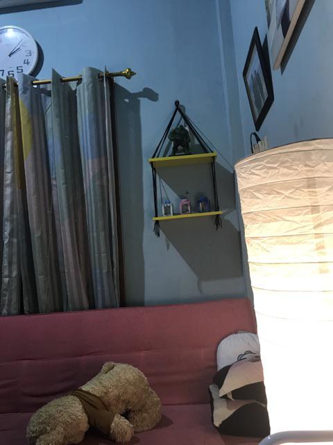 Rak Dinding Gantung Pot Tanaman 2 Susun Kuning Tali Hitam Minimalis