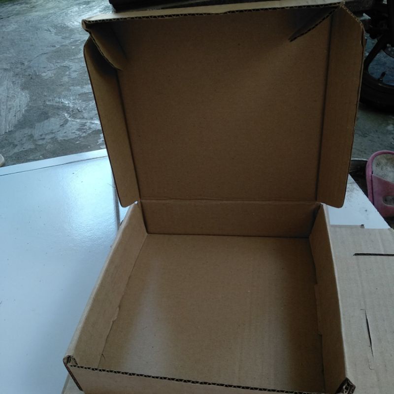 

Box pizza kotak pizza kotak gift kotak hadiah kotak makanan box pizza box gift box hampers kotak hampers 30 x 30 x 3