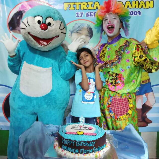 Badut doraemon