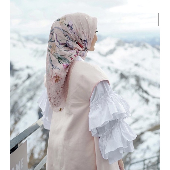 Nada Bimu Chain Topkapi Dubai Granada Little Mermaid Tropicale Sevilla Iseltwald Scarf Ori Buttonsca